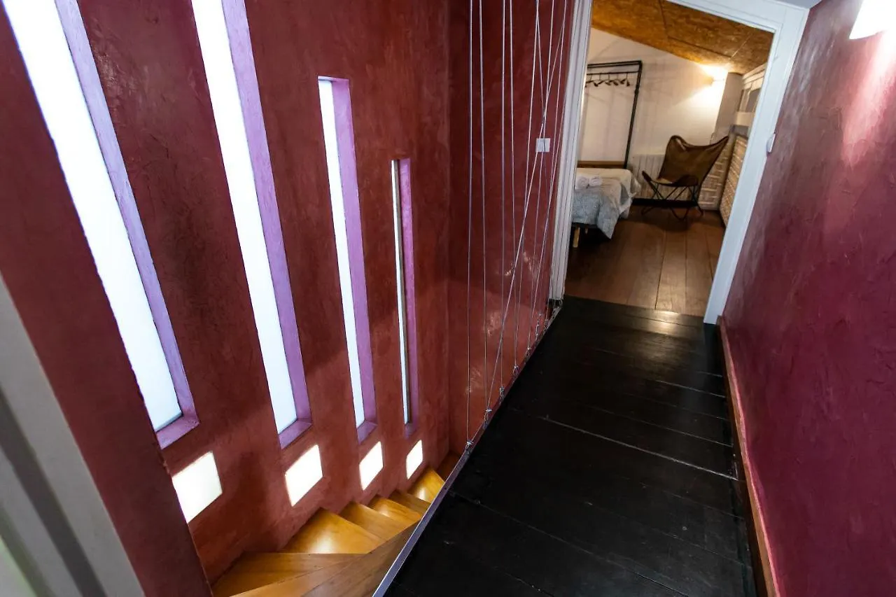 Apartamento 3 Dormitorios En Calle San Vicente. إشبيلية شقة