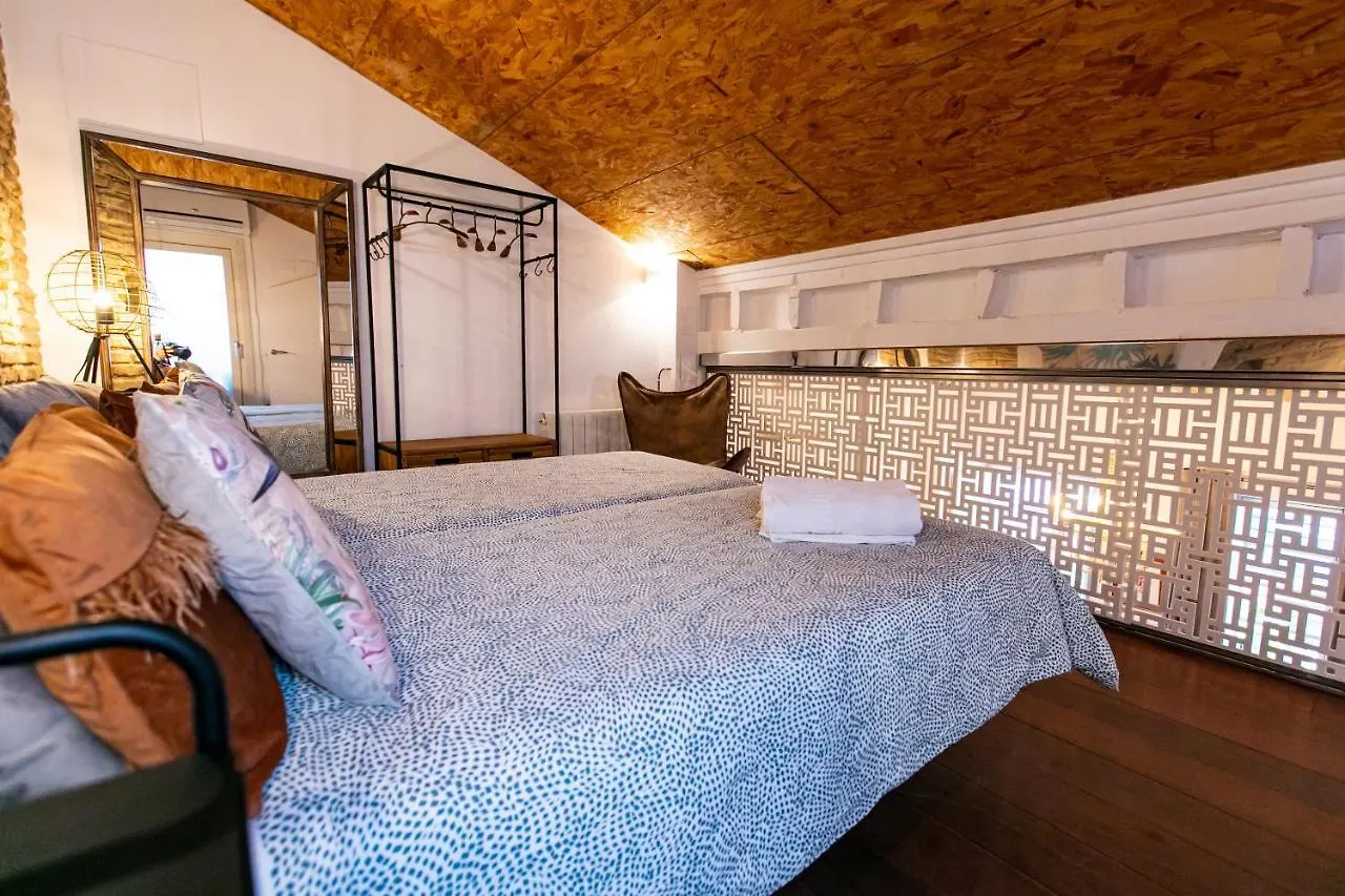 Apartamento 3 Dormitorios En Calle San Vicente. إشبيلية