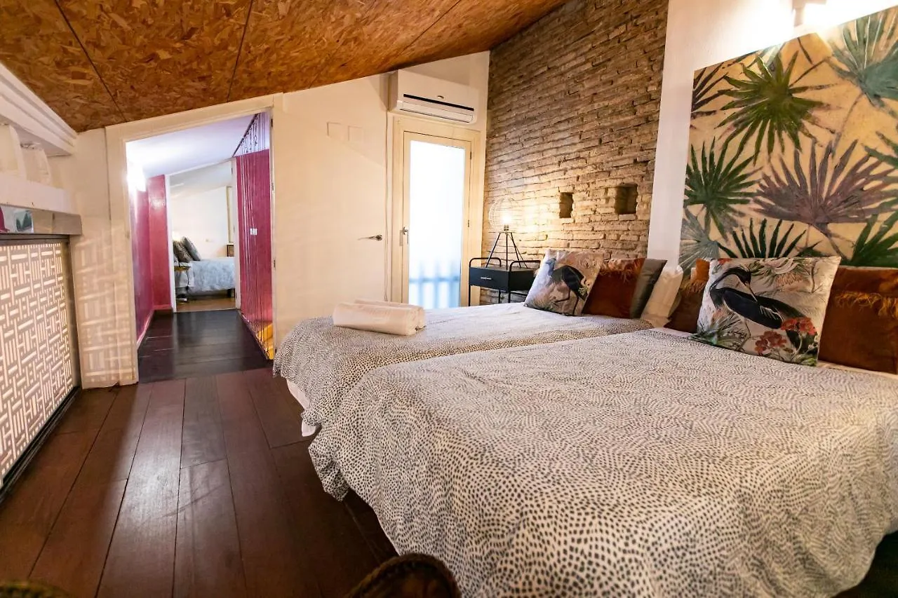 شقة Apartamento 3 Dormitorios En Calle San Vicente. إشبيلية