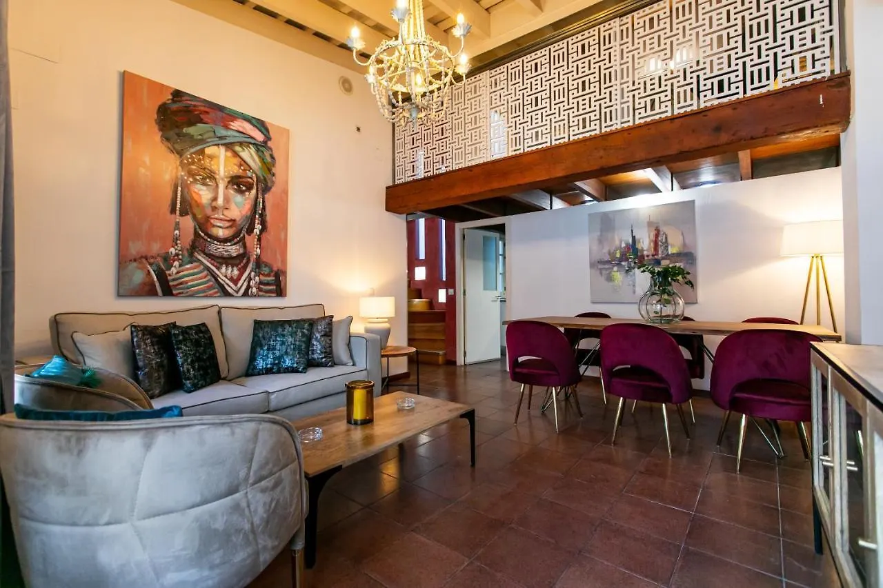 Apartamento 3 Dormitorios En Calle San Vicente. Seville