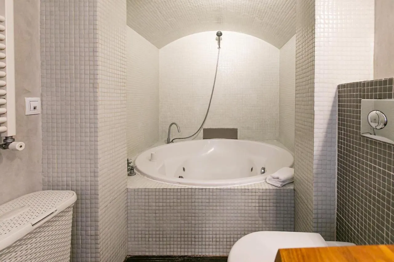 Apartment Apartamento 3 Dormitorios En Calle San Vicente. Seville