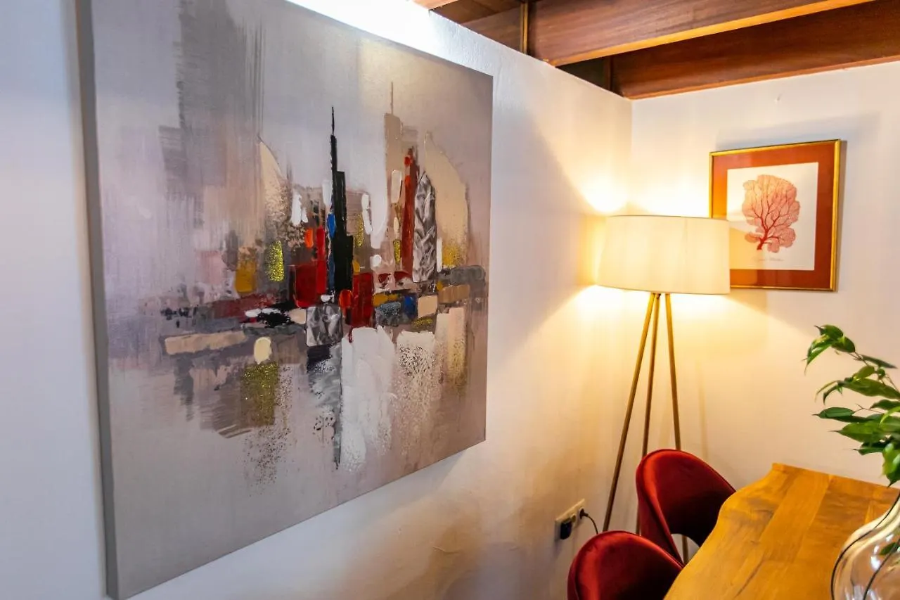 Apartamento 3 Dormitorios En Calle San Vicente. Seville