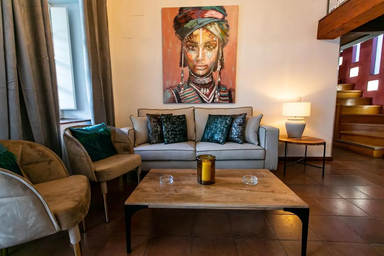 Apartamento 3 Dormitorios En Calle San Vicente. Seville