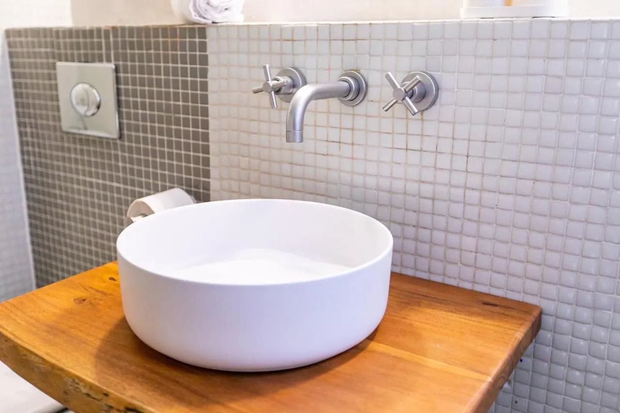 Apartamento 3 Dormitorios En Calle San Vicente. Seville Apartment