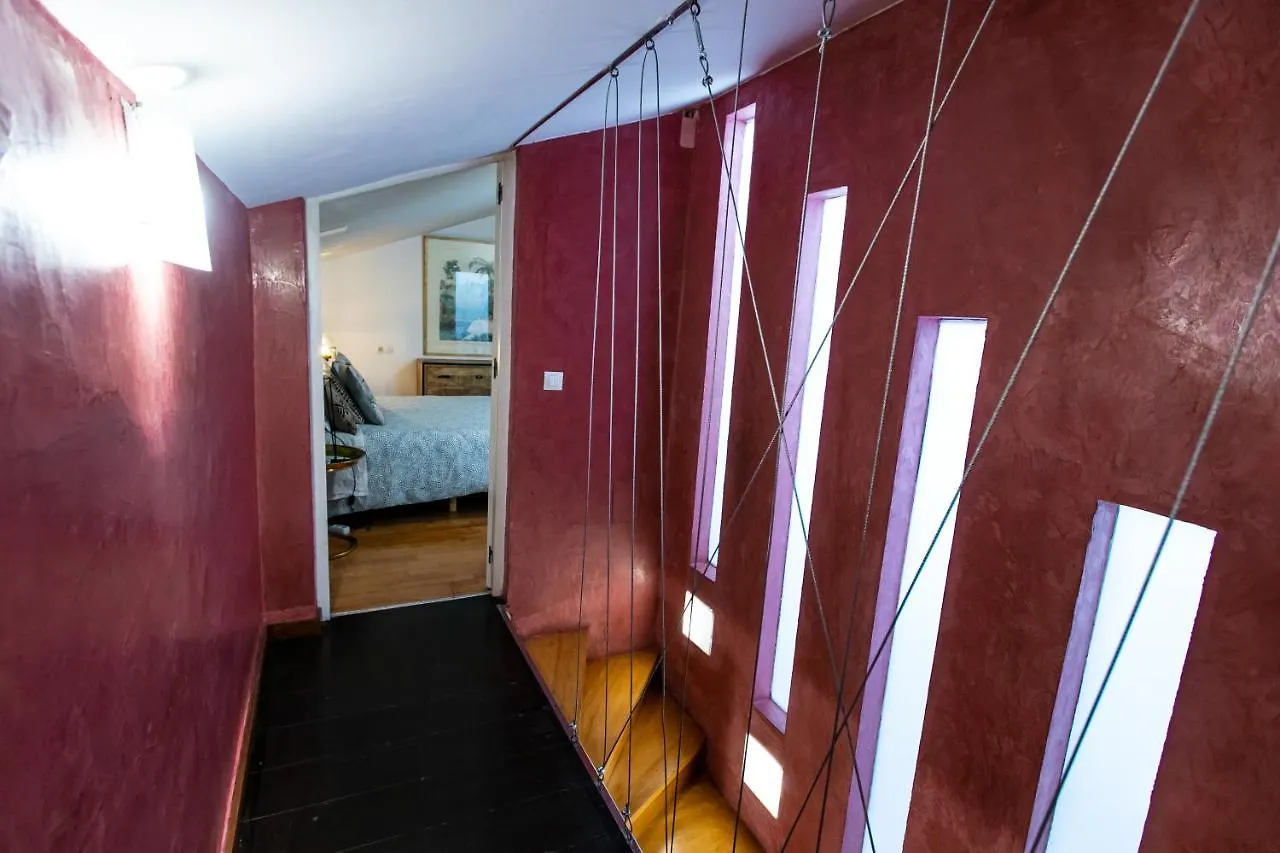 Apartment Apartamento 3 Dormitorios En Calle San Vicente. Seville
