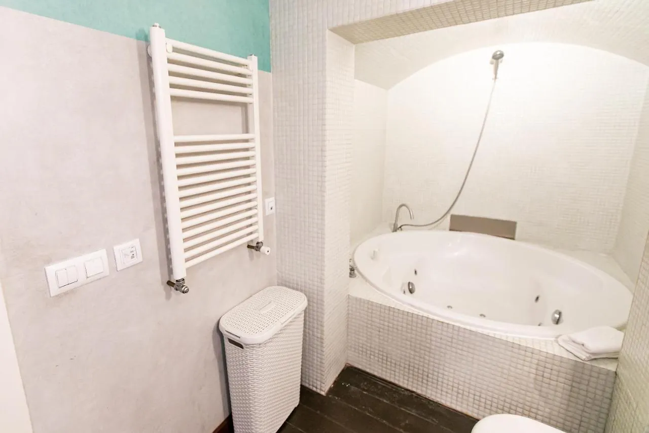 Apartamento 3 Dormitorios En Calle San Vicente. Seville