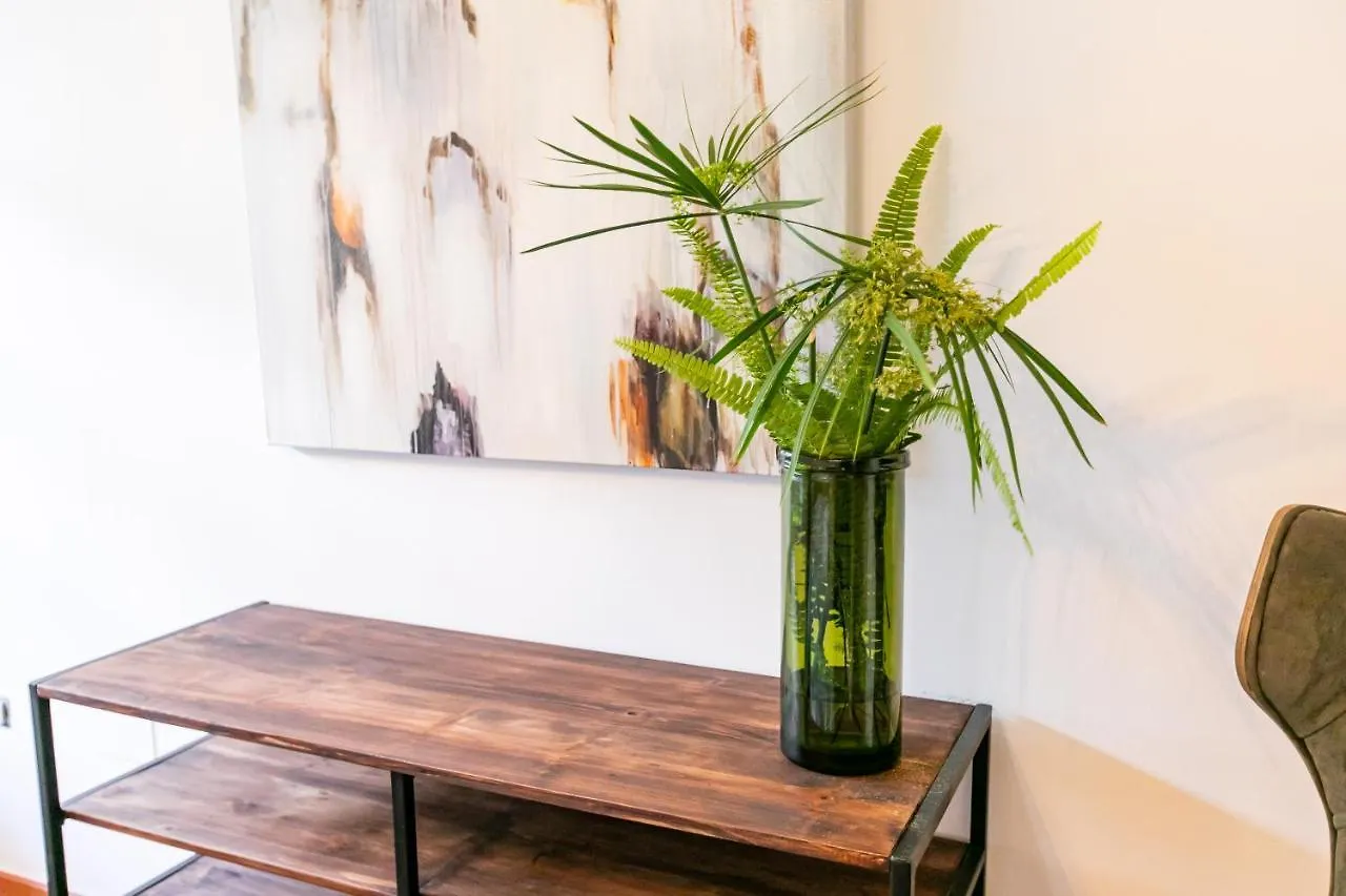 Apartamento 3 Dormitorios En Calle San Vicente. Seville