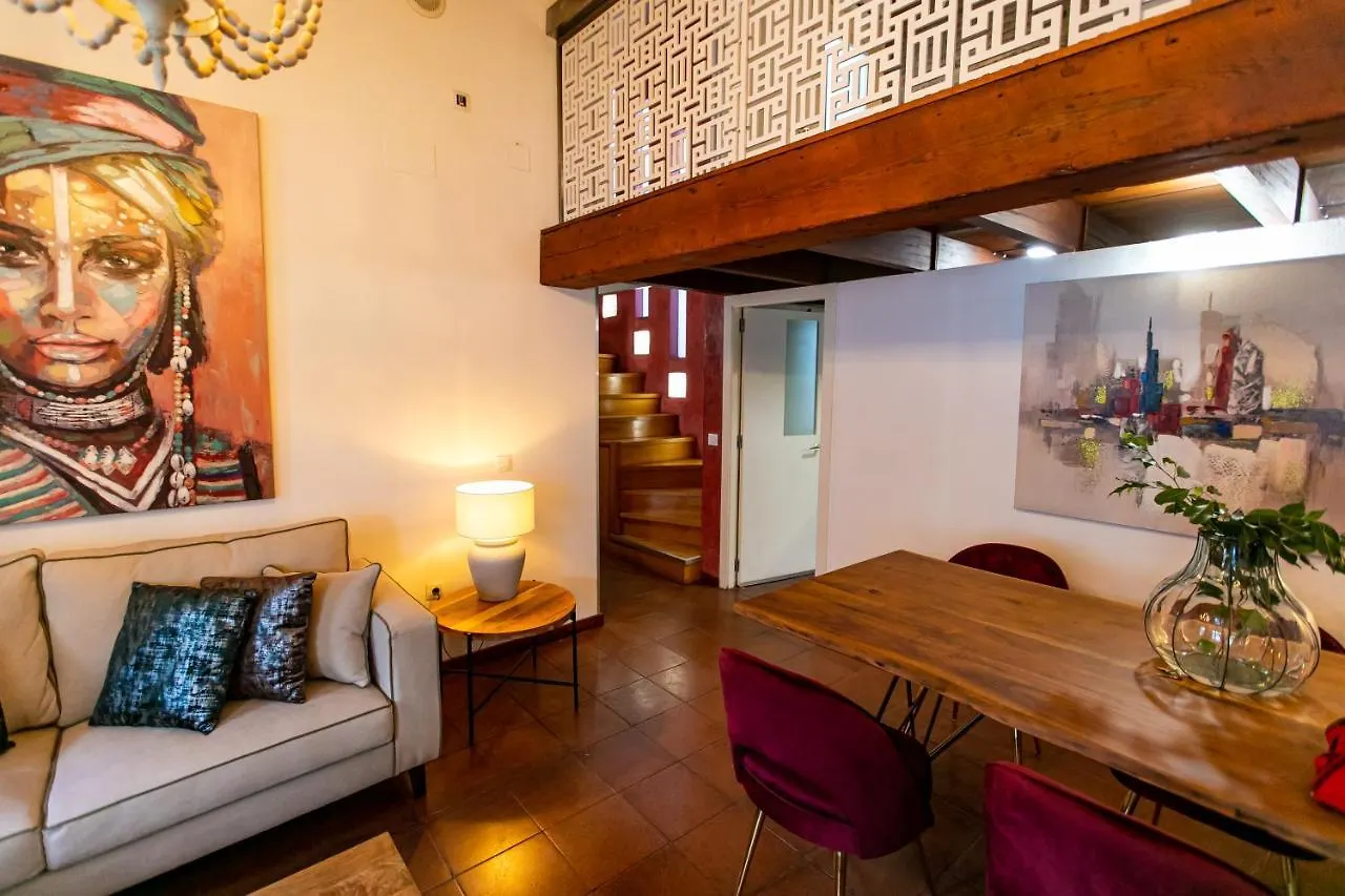 Apartamento 3 Dormitorios En Calle San Vicente. Seville